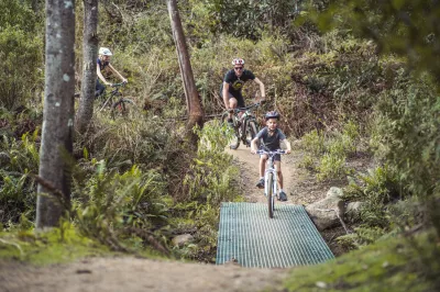 Dales Of Derby RGB 300dpi 75