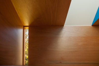 Dalesofderby queen bed, blue sky