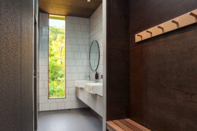 Dalesofderby bathroom